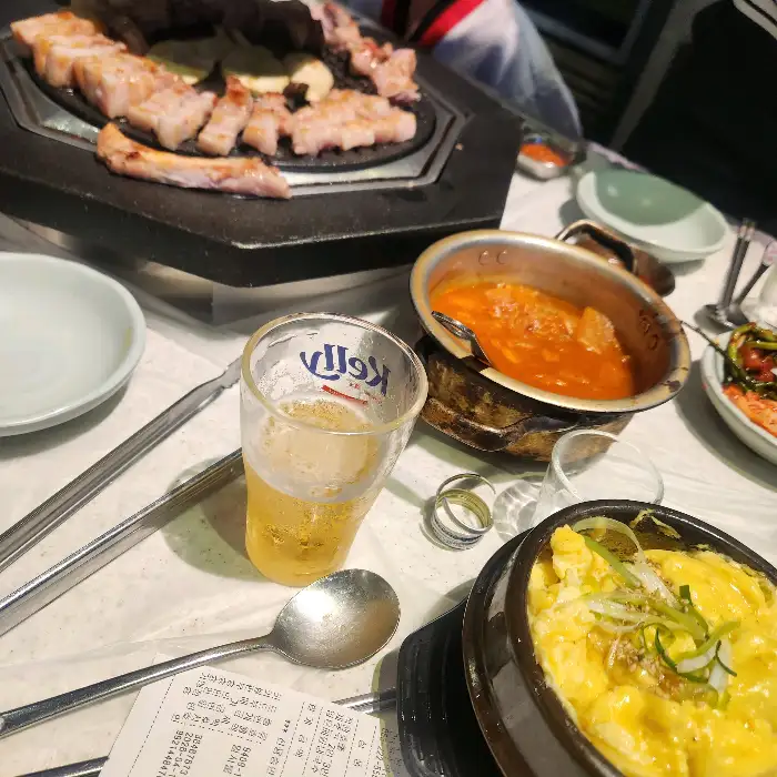 부드러운 계란찜과 맥주 한 잔