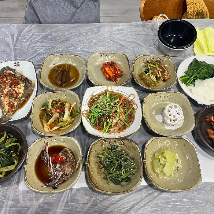 다양한 반찬 사진