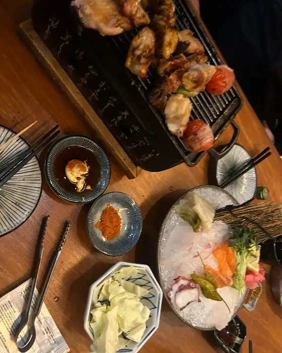 모듬 사시미와 꼬치구이
