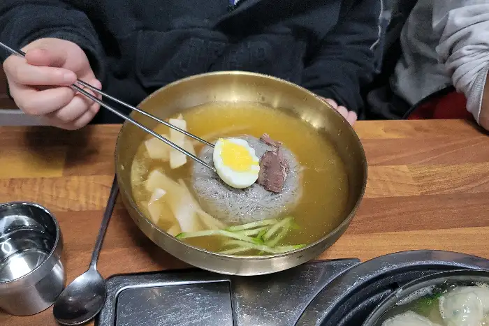 버섯만두전골 국물