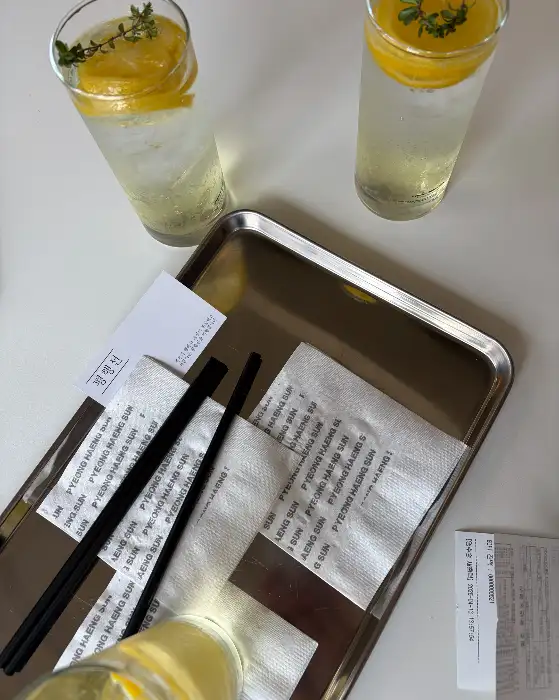 시그니처 라떼와 디저트