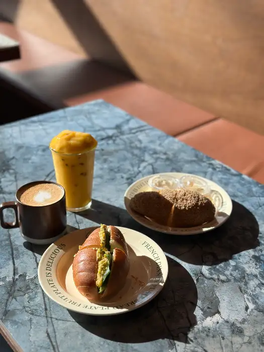 음료와 빵