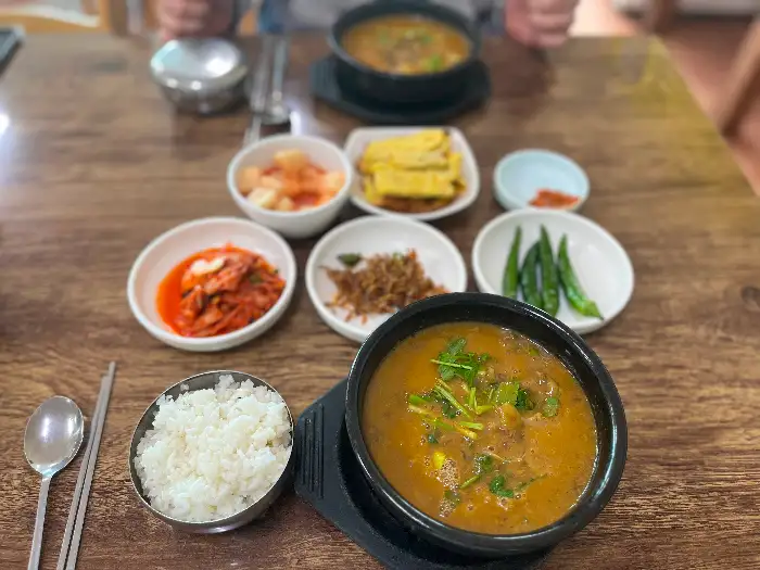 정갈하게 차려진 한 상 차림
