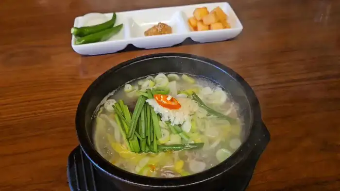 맑고 시원해 보이는 백해장국