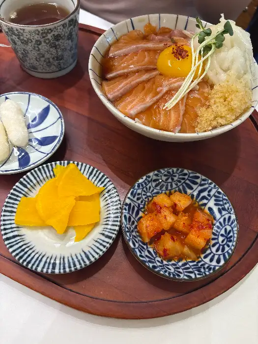 연어덮밥 비주얼