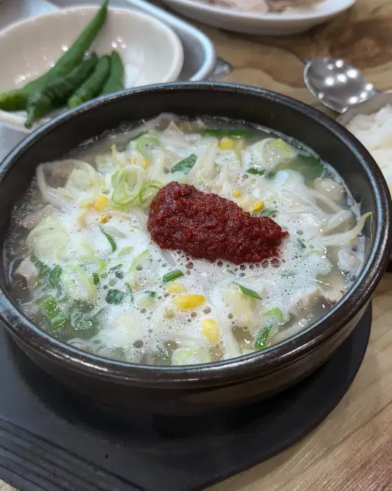 가마솥 특대국밥 클로즈업