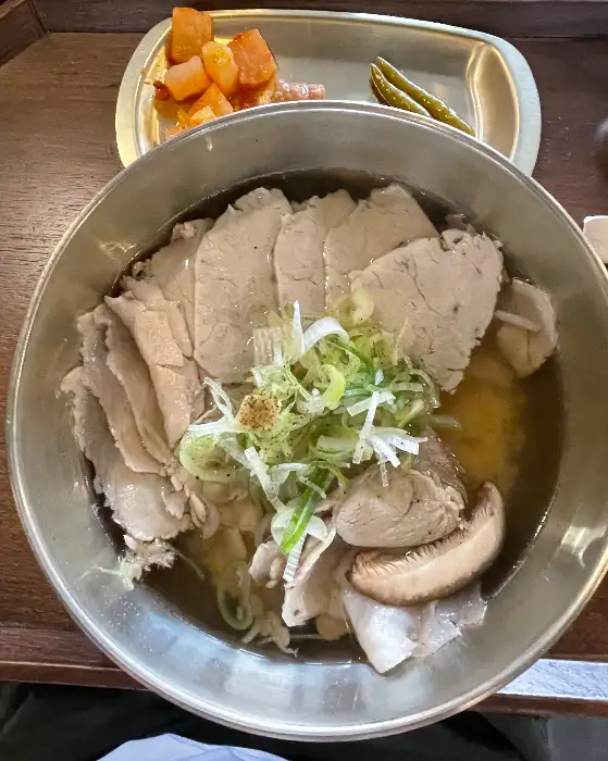 부드러운 돈지짐의 단면