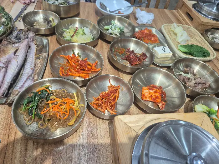 팔공산 엄마밥상 상차림 일부