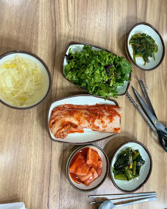 기본 반찬과 김치