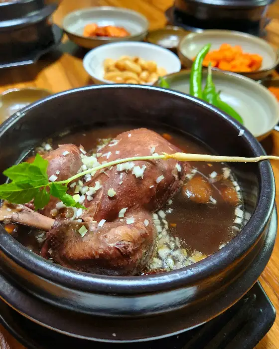 흑마늘 토종 백숙의 클로즈업