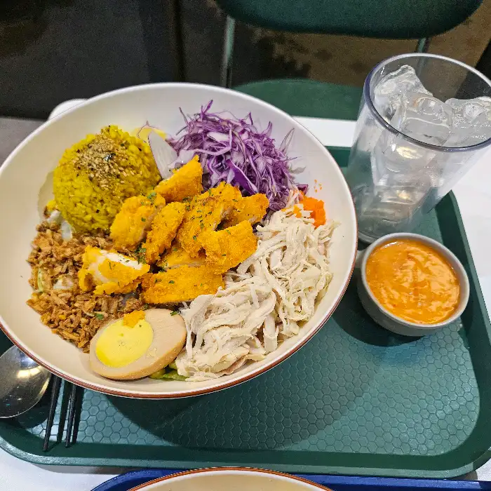 치킨 포케 클로즈업