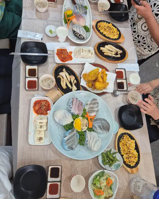 먹음직스러운 간장게장 한 상 차림
