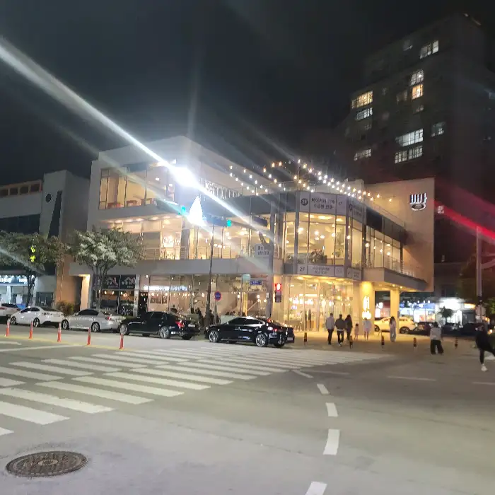인헤르또 외관 야경