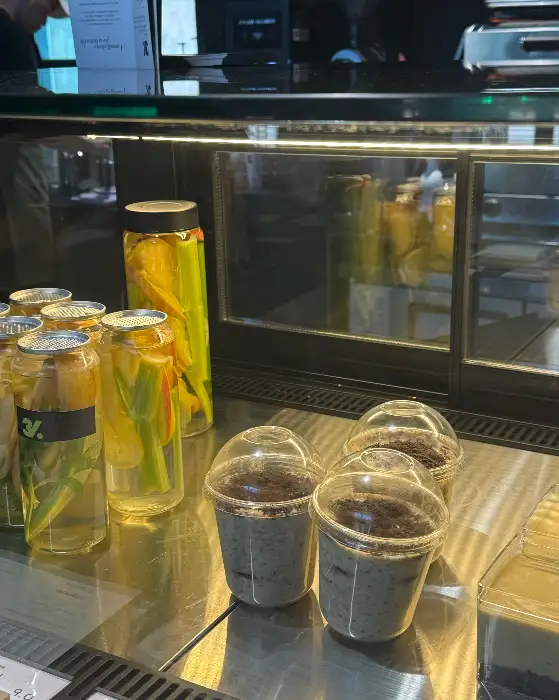 진열된 디저트들