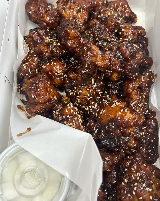 푸짐한 흑마늘 닭강정
