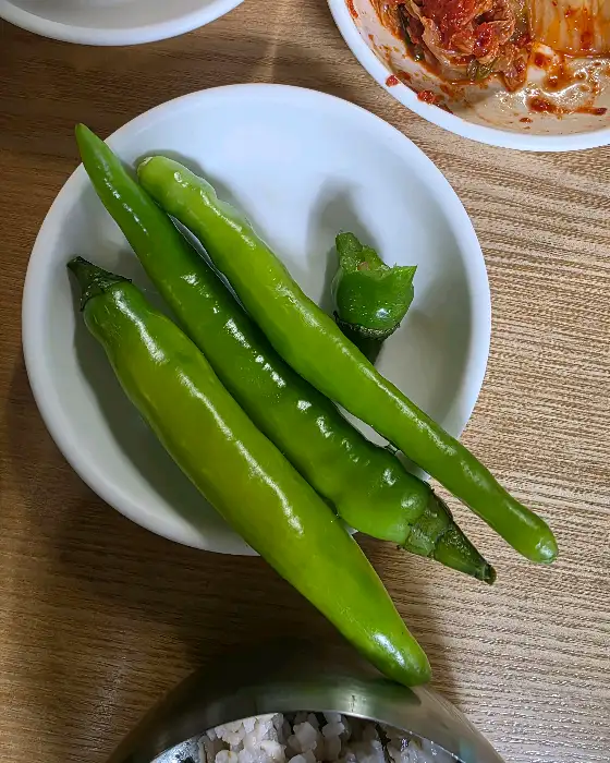 노릇하게 부쳐진 해물파전