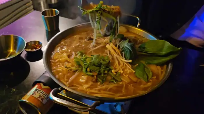 끓고 있는 소고기 전골