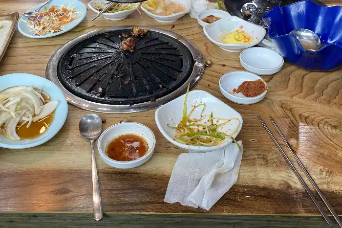 식사 테이블 풍경