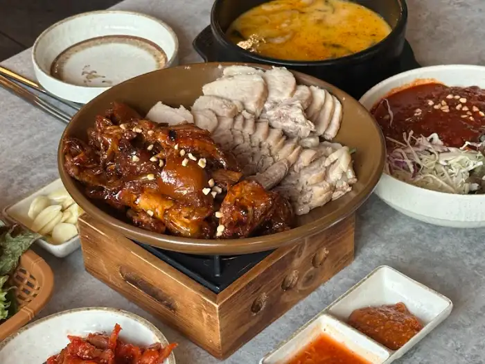 족발과 보쌈 반반 메뉴