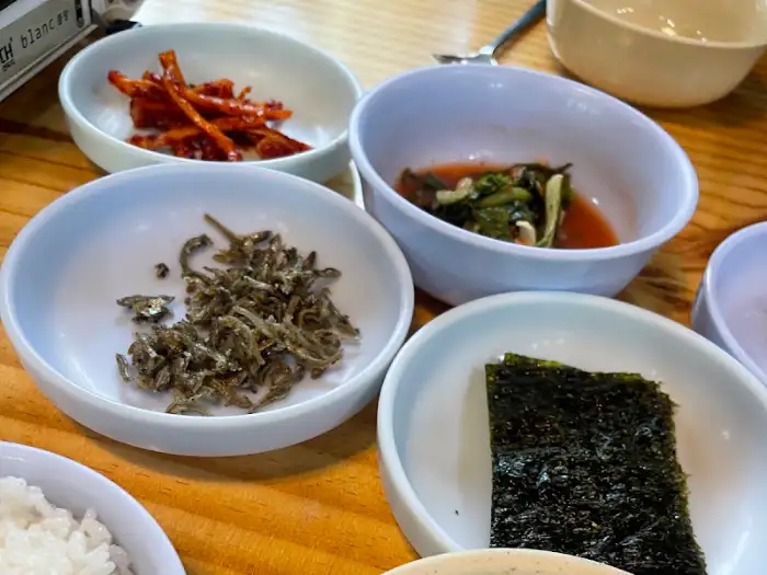 다양한 밑반찬