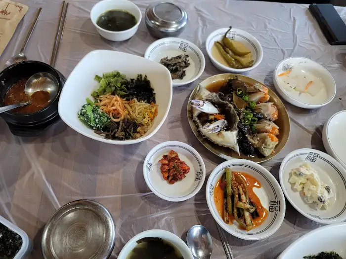 편가네된장 내부 테이블 세팅