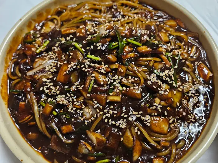 진한 비빔간짜장