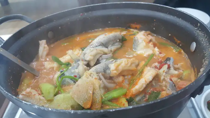 끓고 있는 장어탕