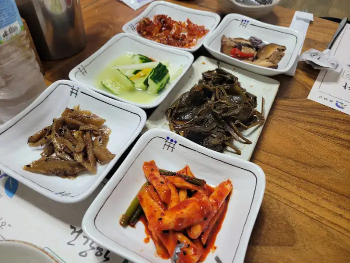 또 다른 각도에서 바라본 밑반찬 구성