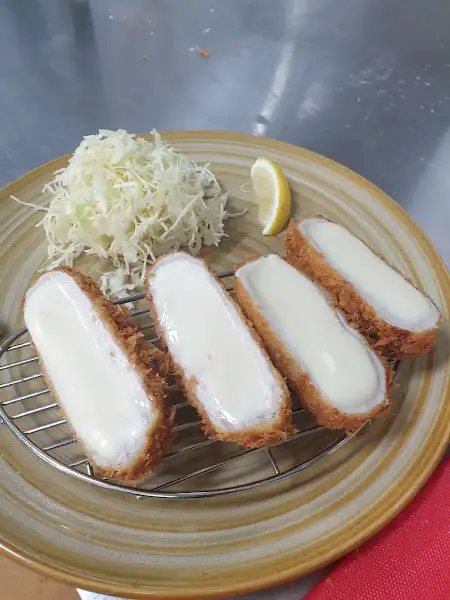 치즈 돈카츠 클로즈업