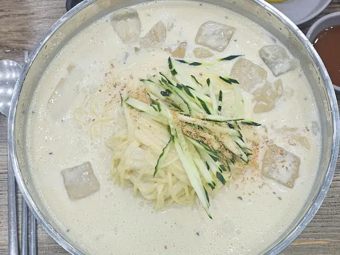 하얀 콩국수의 모습
