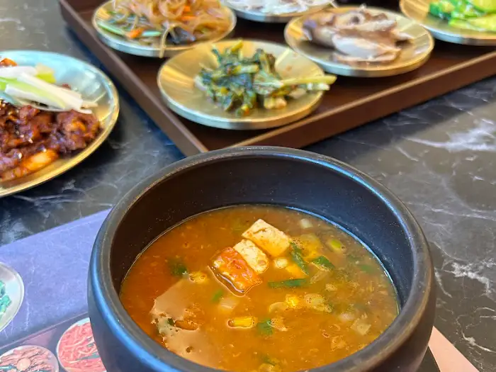 깊고 구수한 맛의 청국장