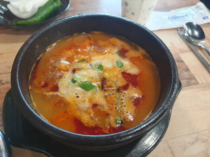 다른 각도에서 본 국밥
