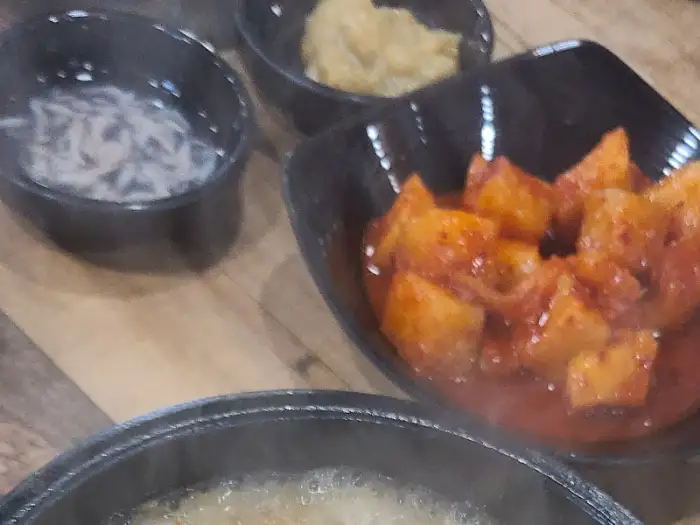깍두기와 다른 반찬