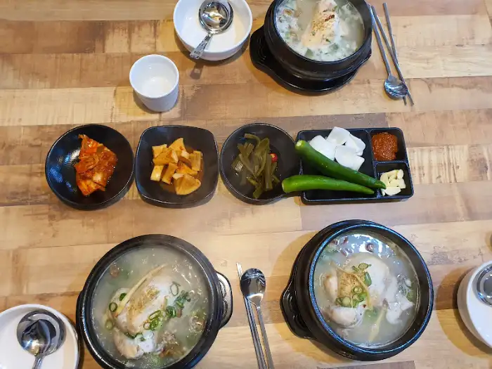 테이블 세팅 모습