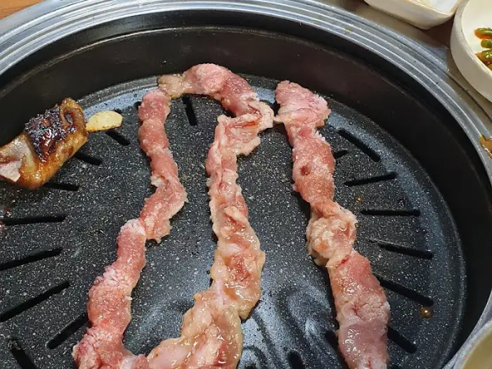다 익은 오돌뼈살 조각들