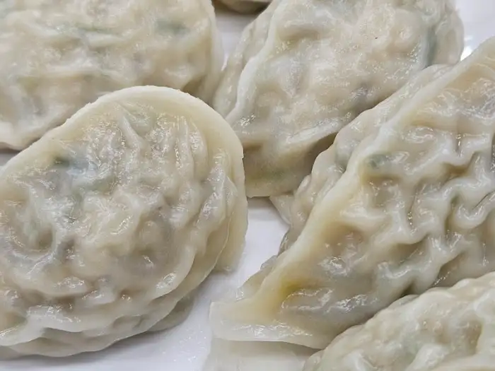 베테랑 칼국수 - 고기만두 근접 촬영