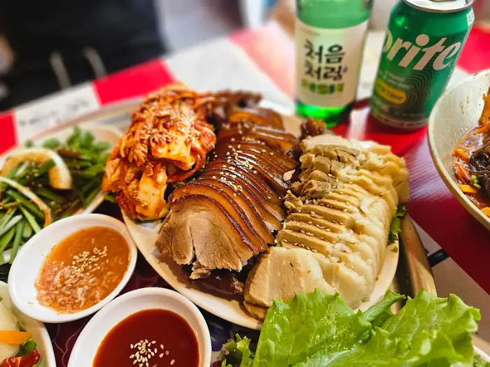 족발과 보쌈 세트 구성