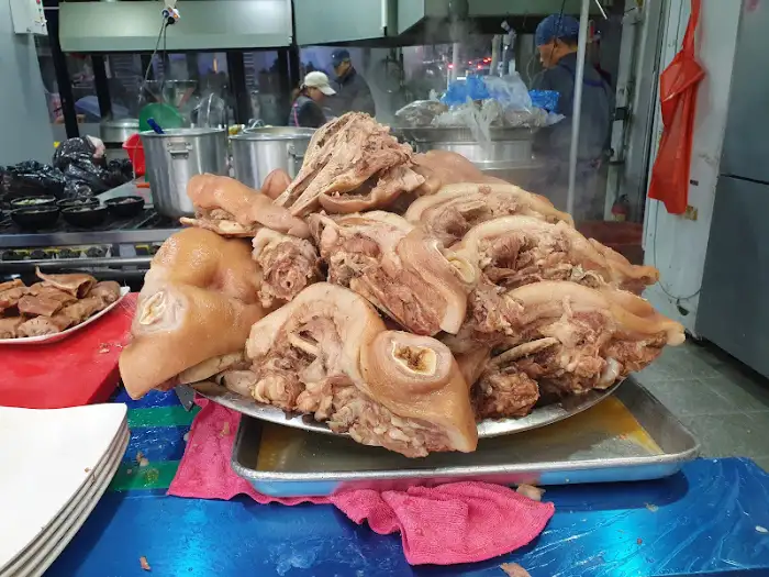 푸짐하게 담긴 머릿고기