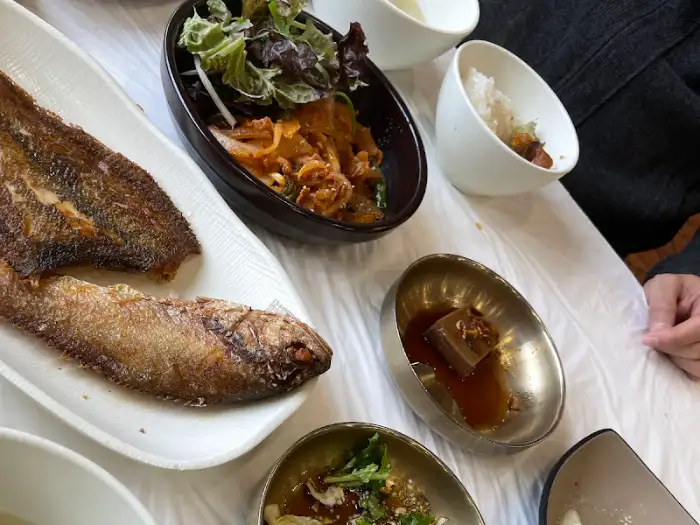 푸짐하게 담긴 소불고기 요리