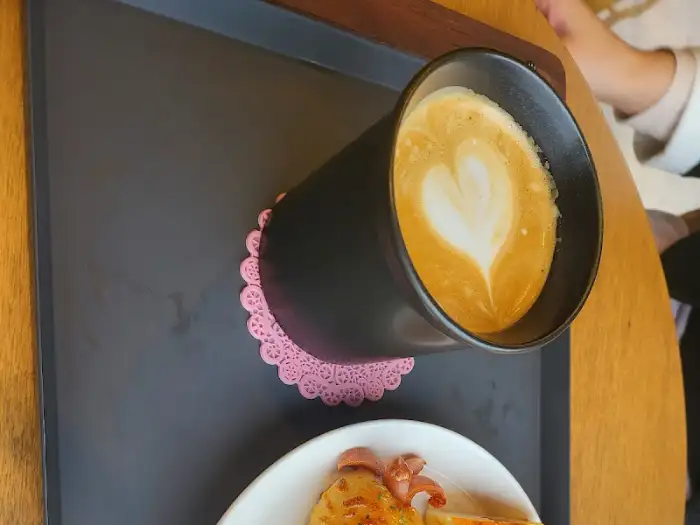 바닐라라떼와 롱소세지빵