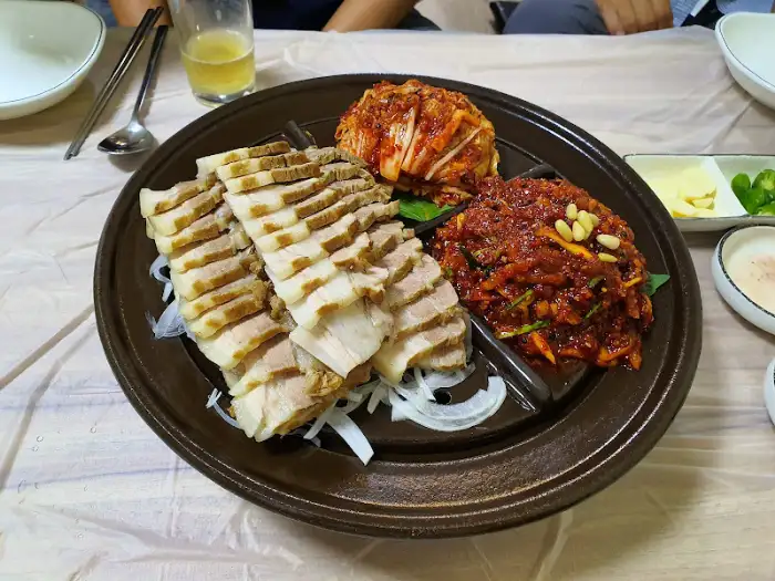 보쌈과 김치의 조화