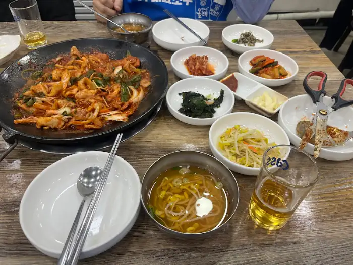 한치 불고기와 밑반찬