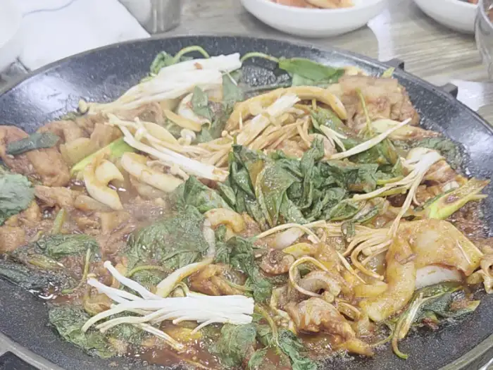 한치와 채소가 어우러진 불고기