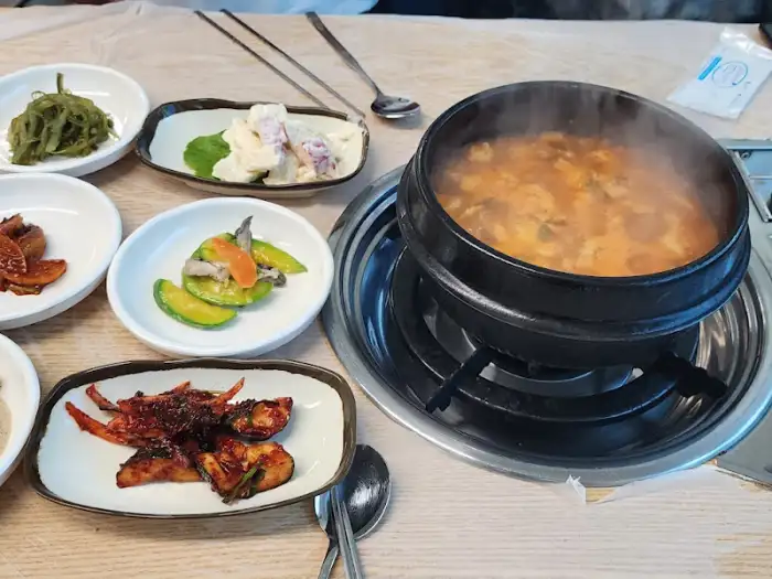 어탕과 함께 나온 기본찬들