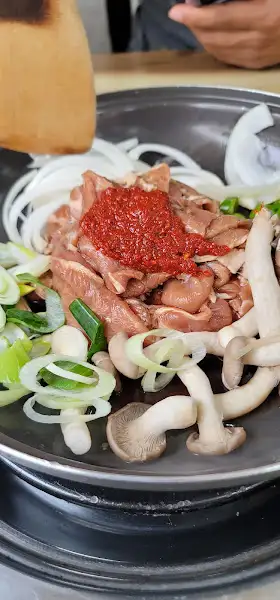 붉은 양념이 먹음직스러운 양념게장