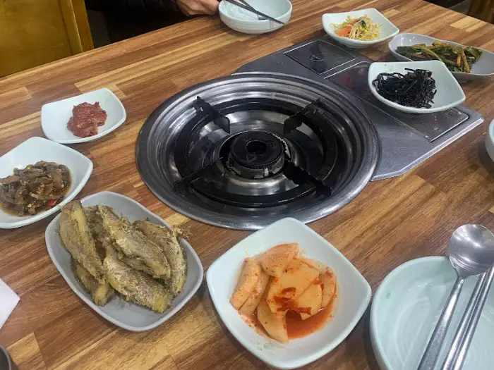 다양한 밑반찬들