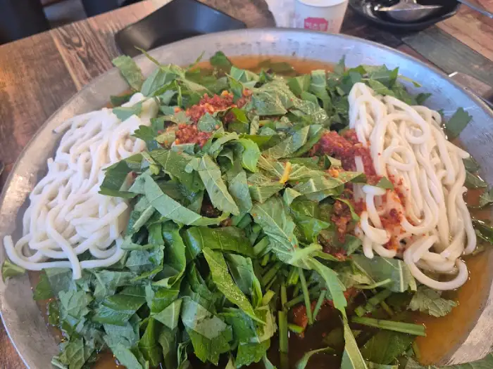 푸짐한 물닭갈비에 우동사리가 듬뿍