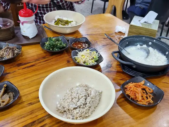 구석기 순두부 식사 상차림 1