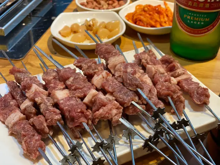 준비된 양꼬치 꼬치들