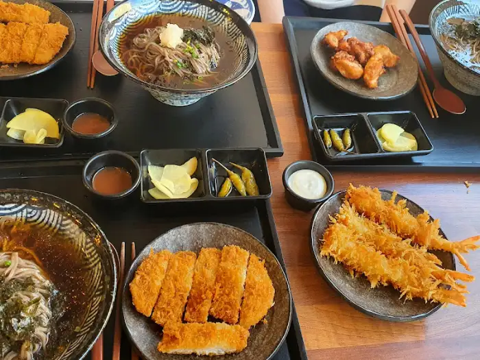 낭만식당 다양한 메뉴 항공샷